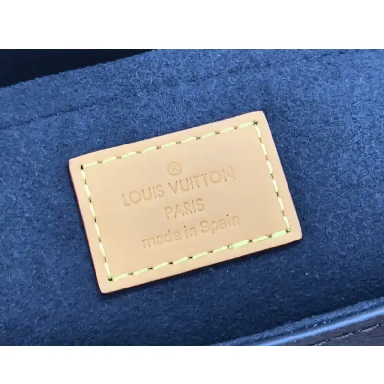 Fashionrepsfam ru 205fy0079 LV Bags 0501